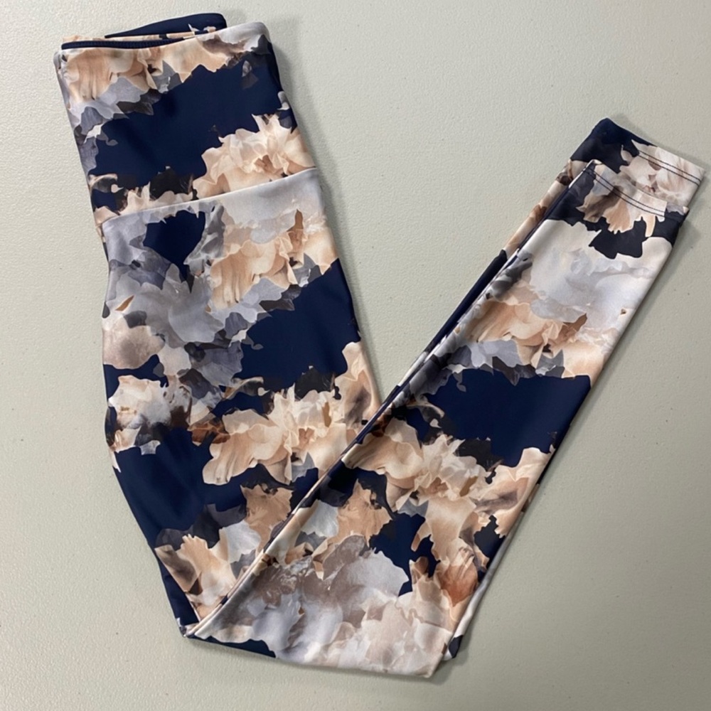 Onzie floral leggings size S/M